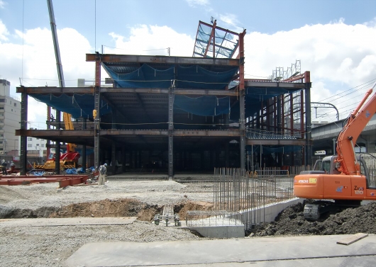 N駅前ビル新築工事